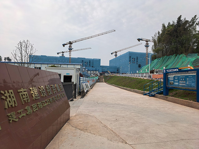 塔吊出租至建工集團湘江創新港項目